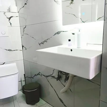 Deluxe For 5 People * Sarandë